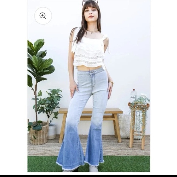 NWT Anna-Kaci Bell Bottom High Waist Denim Jeans Gradient Dark Wash
XL (16-18) - Picture 7 of 12
